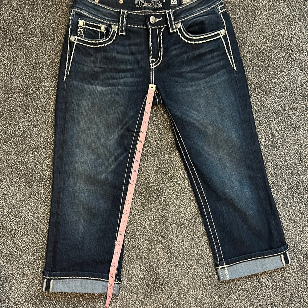 Miss Me Capris. Size 28.